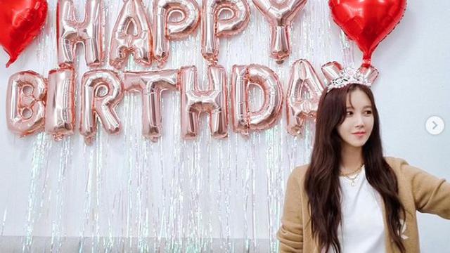 Lee JI Ah Merayakan Ulang Tahun ke-43