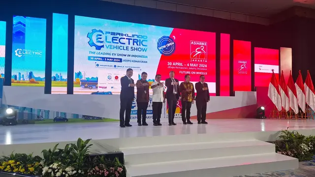 Pameran kendaraan listik Periklindo Electric Vehicle Show (PEVS) 2024 di JIExpo, Kemayoran, Jakarta Pusat.