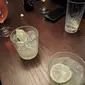 Minum alkohol di sebuah bar di London bersama sahabat. Dok: Tommy Kurnia/Liputan6.com