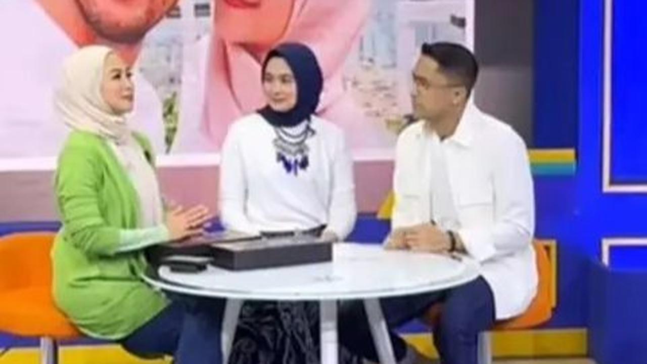 Mantan bupati Bandung Barat ini juga kembali muncul di televisi sebagai bintang tamu dalam sebuah acara talkshow.