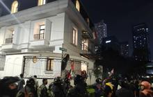 Rumah Eko Patrio, Komedian yang Kini Anggota DPR, Diserbu Massa: Apa yang Terjadi?