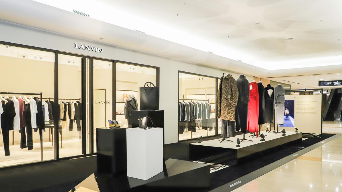 Lanvin Luncurkan Debut Koleksi Fall Winter 2025 karya Direktur Artistik Peter Copping