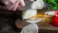 How to chop an onion. (Photo: 8photo/Freepik)
