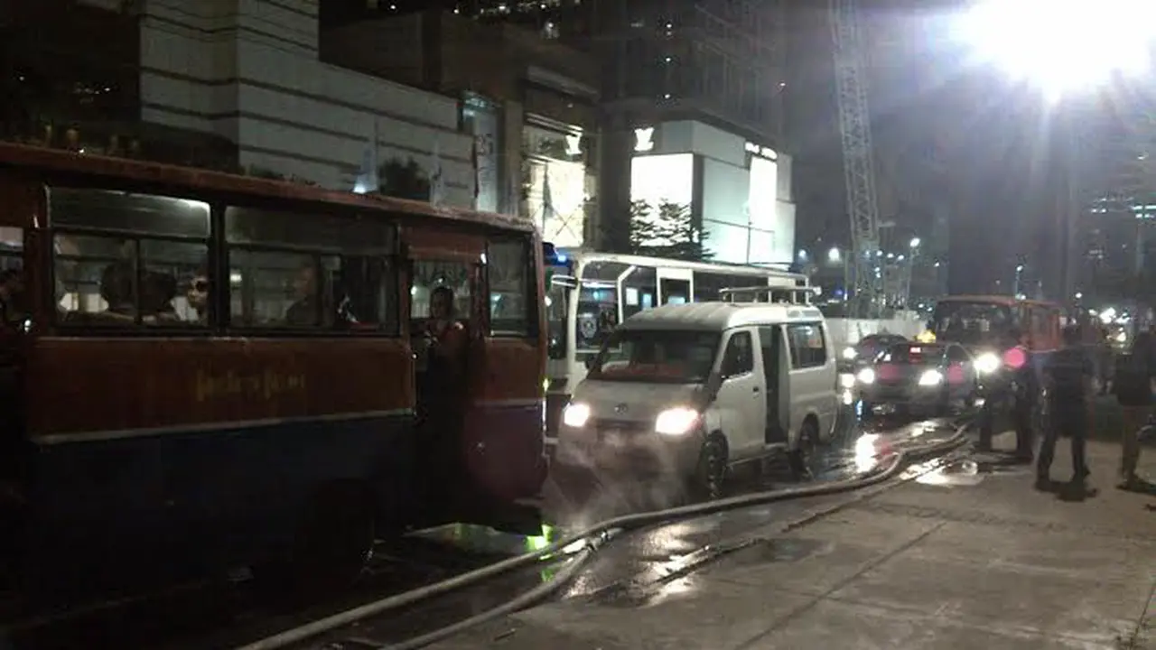 Kemacetan Mengular, Angkot Malah Ngetem di Depan Wisma Kosgoro