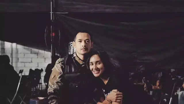 Oka Antara mengenakan seragam ala TNI untuk film Foxtrot Six