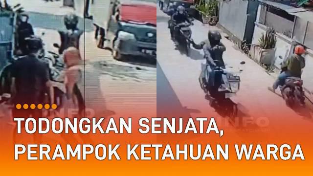 Rekaman CCTV memperlihatkan aksi beberapa perampok ketahuan warga dan menodongkan senjata api viral di media sosial.