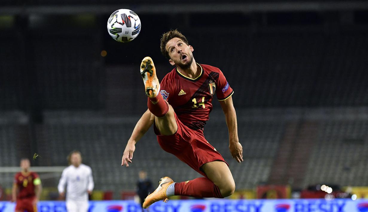 Dries Mertens tak dipanggil oleh Roberto Martinez untuk memperkuat Belgia pada kualifikasi Piala Dunia 2022 zona Eropa akibat cedera bahu yang ia derita sejak awal Juli lalu. Dirinya dikabarkan baru pulih pada 1 September kemarin. (Foto: AFP/John Thys)