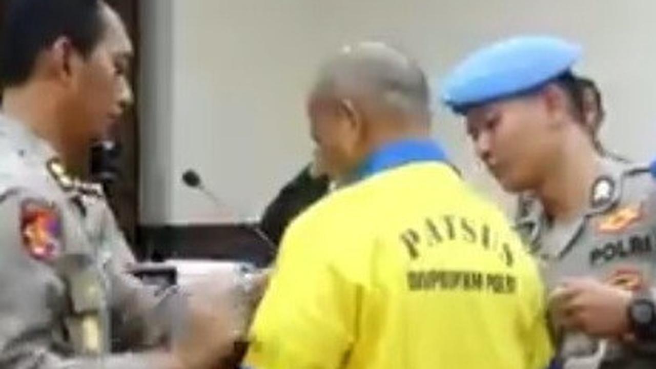 Wajah Lesu Dadang Iskandar Usai Dipecat Tidak Hormat dari Polri