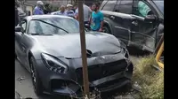 Mobil Mewah Khabib Nurmagedov Sempat Terlibat Kecelakaan