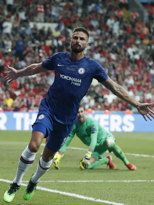 Striker Chelsea, Olivier Giroud berselebrasi usai mencetak gol ke gawang Liverpool pada pertandingan Piala Super Eropa 2019  di Besiktas Park, di Istanbul (15/8/2019). Liverpool menang adu penalti atas Chelsea 5-4 (2-2). (AP Photo/Thanassis Stavrakis)