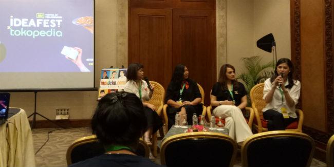 Dari kanan-kiri: Katharina Inkiriwang (Sovereign' Capital), Samira Shahab (CEO Tinkerlust), Maria Bebasari (VP Marcomm Iruna)/Zika Zakiya