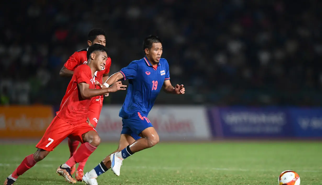 <p>Timnas Indonesia U-22 harus berjuang ke perpanjangan waktu saat melawan Thailand pada laga final sepak bola SEA Games 2023. (Nhac NGUYEN / AFP)</p>