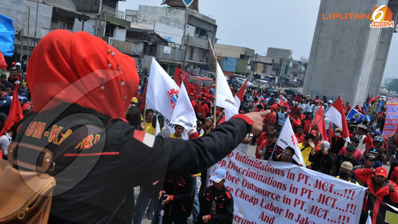 demo-buruh-3-131101a.jpg