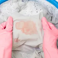 Ilustrasi mencuci noda darah/copyright shutterstock/FotoDuets