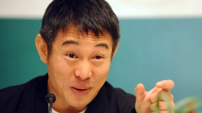 Jet Li menampik dirinya kini hanya mampu berada di kursi roda. (AFP/Bintang.com) 