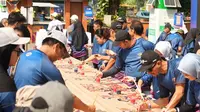 Ribuan Orang Membatik di Sak Semen, Pecahkan Rekor MURI di TMII