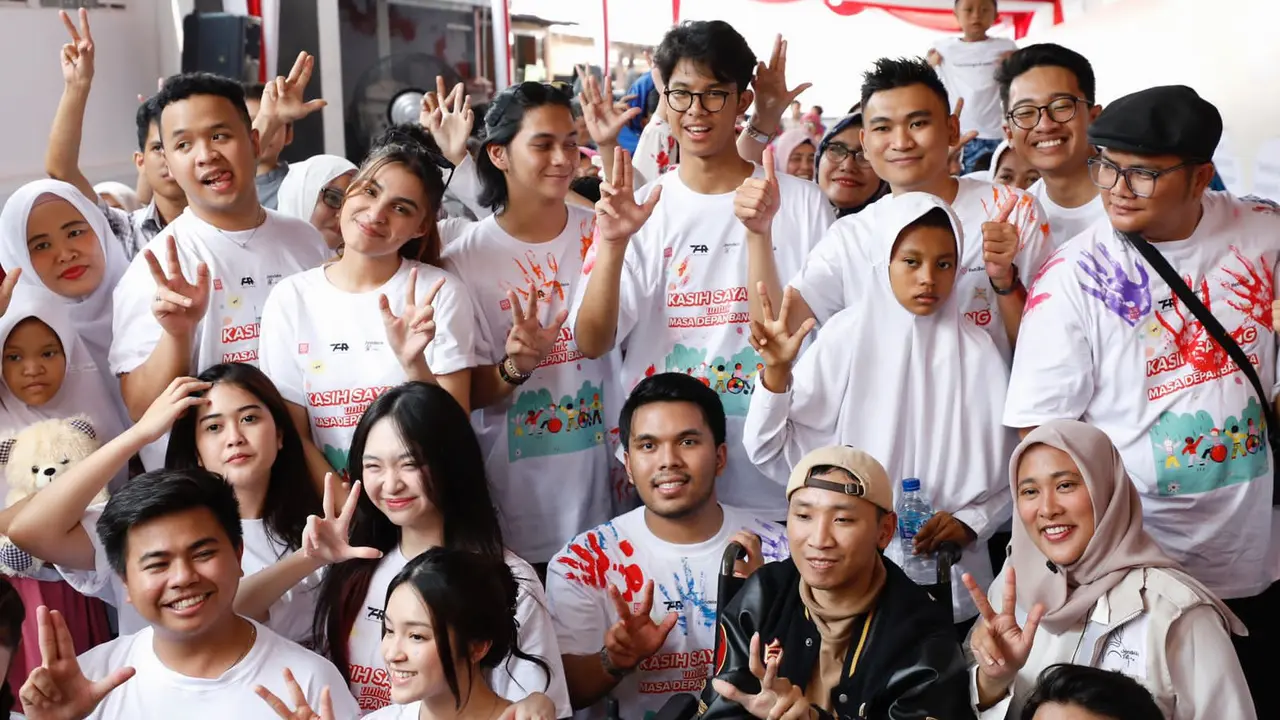 The House of Revolutions (THR) yang berisi para publik figur dan influencer seperti Thariq Halilintar hingga putra tunggal Ganjar Pranowo, Muhammad Zinedine Alam Ganjar menyalurkan donasi kesehatan dan UMKM kepada anak berkebutuhan khusus melalui Yayasan