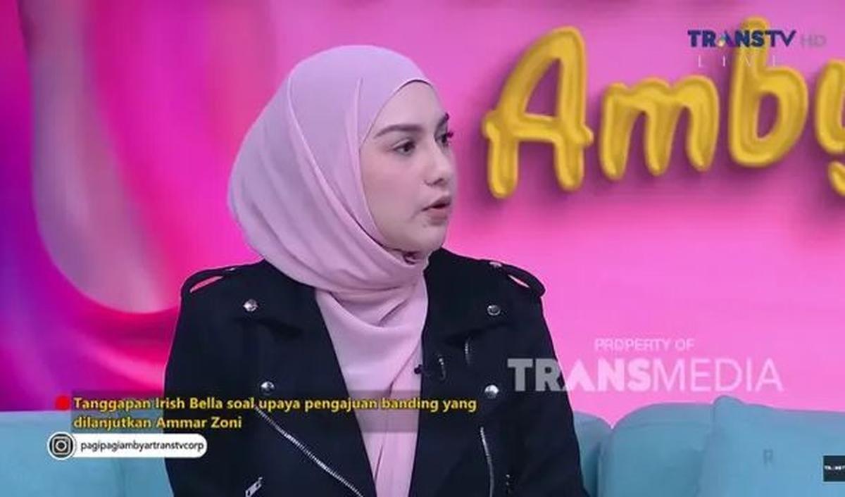 "Aku sih ngelihat bagaimana gesture-nya gitu ya. Pokoknya aku selalu membuka hati kalaupun dia mau berbuat baik gitu. Mau benar-benar berubah,"
