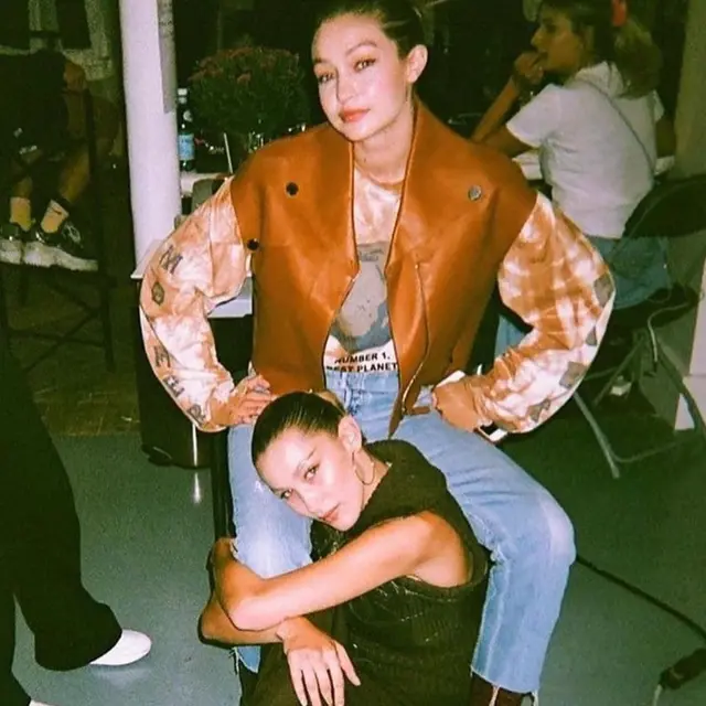 Bella dan Gigi Hadid. [Foto: Instagram/bellahadid]