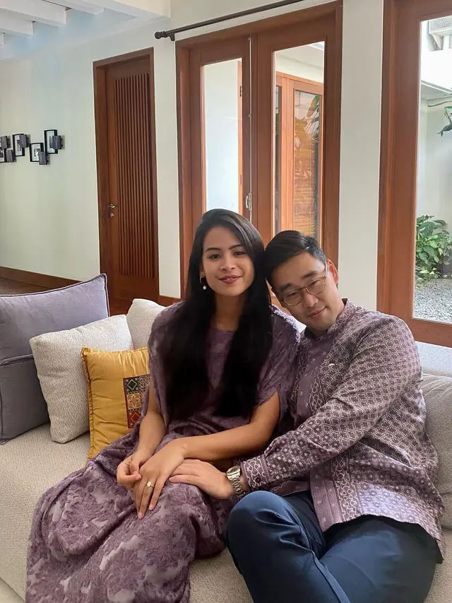 Potret Mesra Maudy Ayunda dan Jesse Choi dengan Outfit Senada Semasa Kuliah hingga Lamaran
