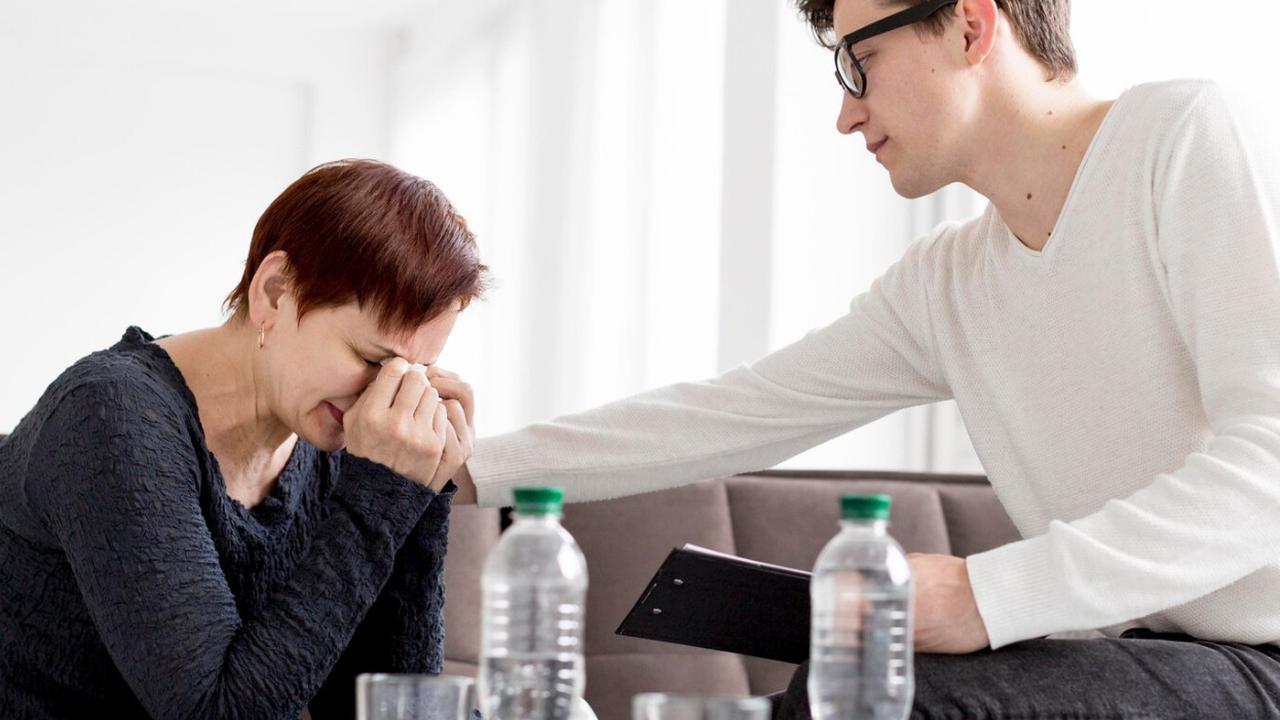 Mistik atau Medis? Transisi Histeria Abad Pertengahan ke Penyakit Mental di Era Kontemporer