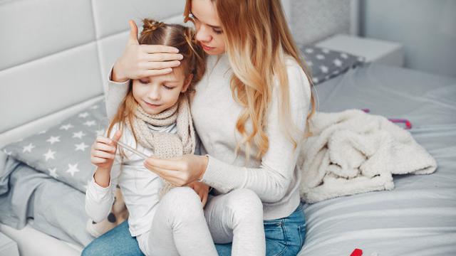 Ilustrasi anak demam