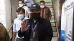 Novel Baswedan bersama perwakilan pegawai KPK yang tidak lolos TWK usai menyerahkan dokumen baru dan tambahan informasi terkait pelaporan pelanggaran HAM saat proses alih status pegawai KPK menjadi ASN, Gedung Komnas HAM, Jakarta, Selasa (8/6/2021). (Liputan6.com/Helmi Fithriansyah)