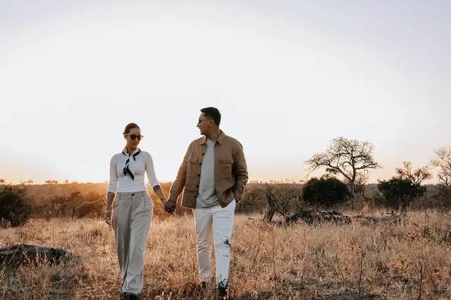 Cinta bersemi di Savana, ini perjalanan cinta Darma Mangkuluhur dan Patricia Schuldtz yang bikin iri