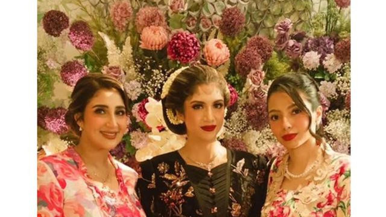 6 Potret Tania Nadira di Pengajian &amp; Siraman Adik Ipar, Anggun dengan Gamis dan Kebaya