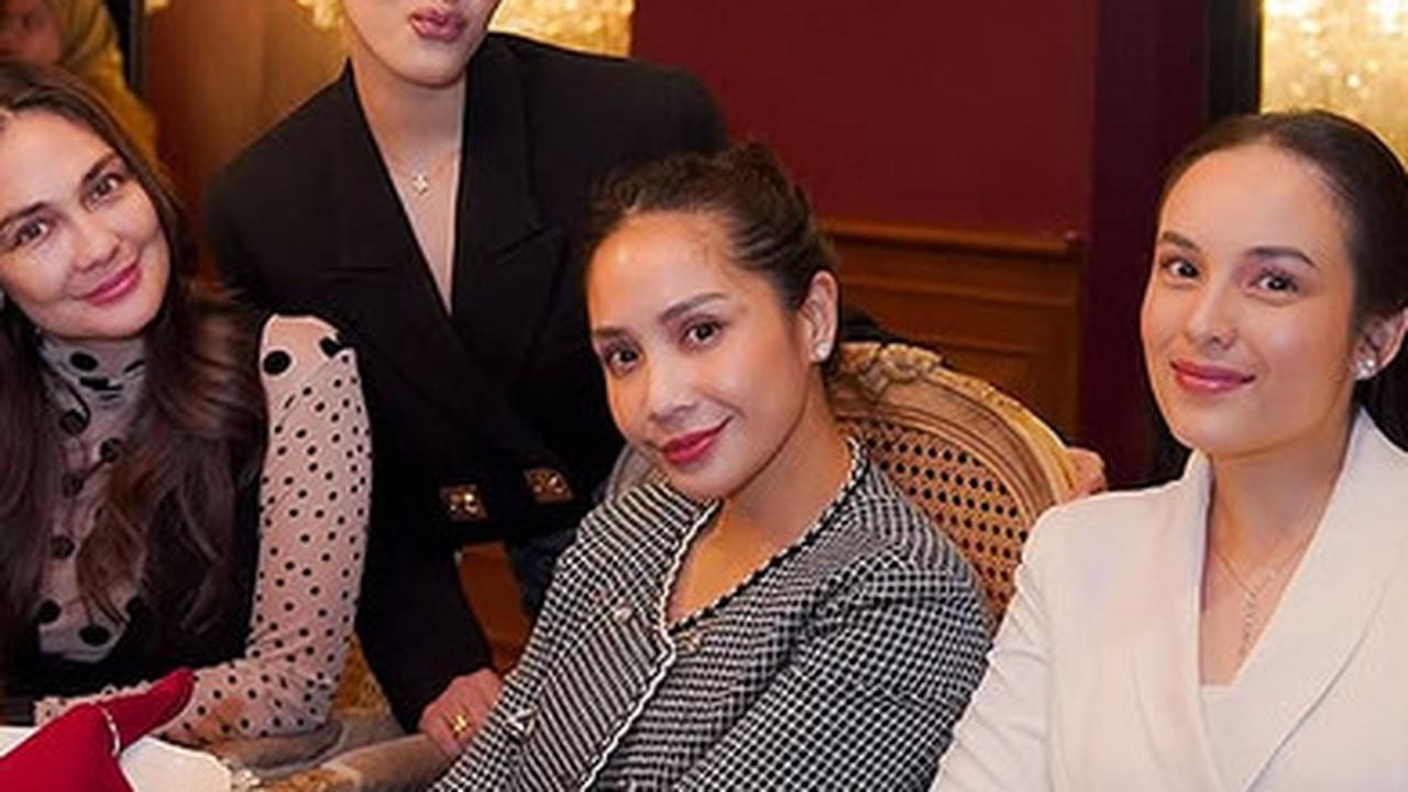 Potret Nagita Slavina Kumpul Bareng Bos-bos Cantik, Pakai Jaket Chanel Seharga Rp143 Juta