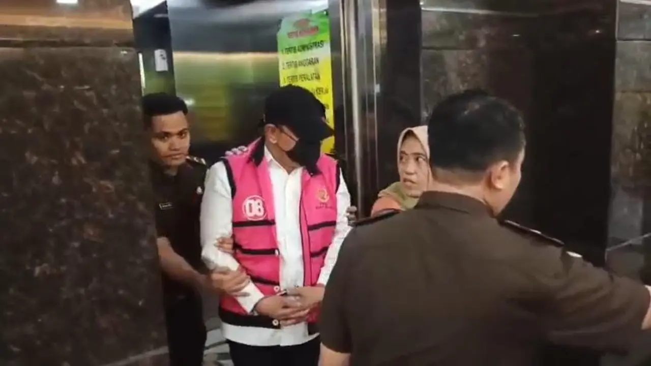 Korupsi bibit nanas