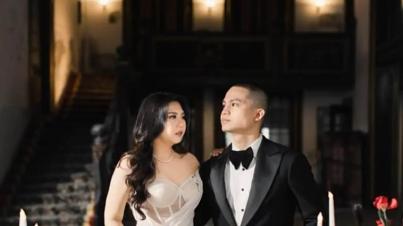 8 Tahun Pacaran, Cellos dan Natasha Putri Bikin Pemotretan Prewedding Berkonsep Elegan.  foto: @solemstudios. (dok.Instagram @celloszxz/https://www.instagram.com/p/DItPbKGSicc/Henry)