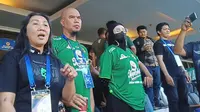 Ahmad Dhani (kedua dari kiri) saksikan pertandingan antara Persebaya kontra Bali United di BRI Liga 1. (Istimewa)