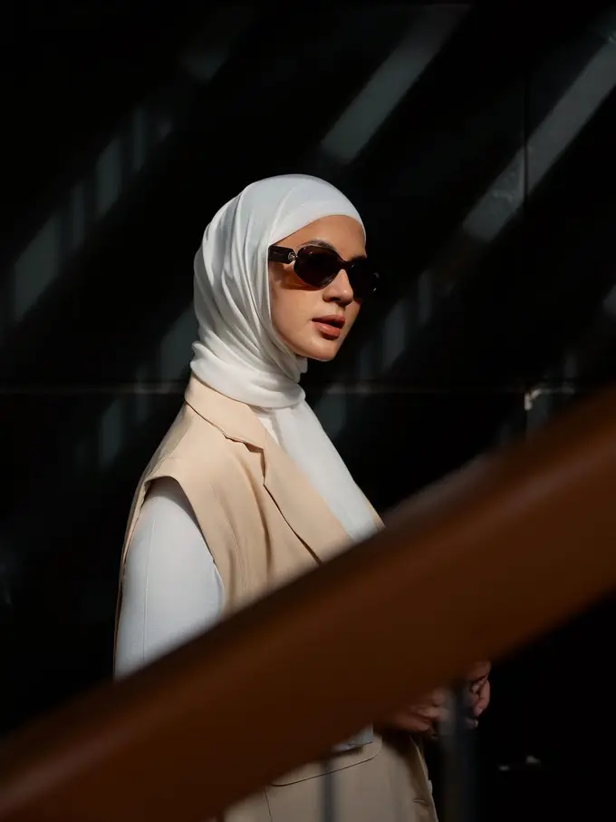 Inspirasi Gaya Hijab Paula Verhoeven yang Stylish dan Kekinian