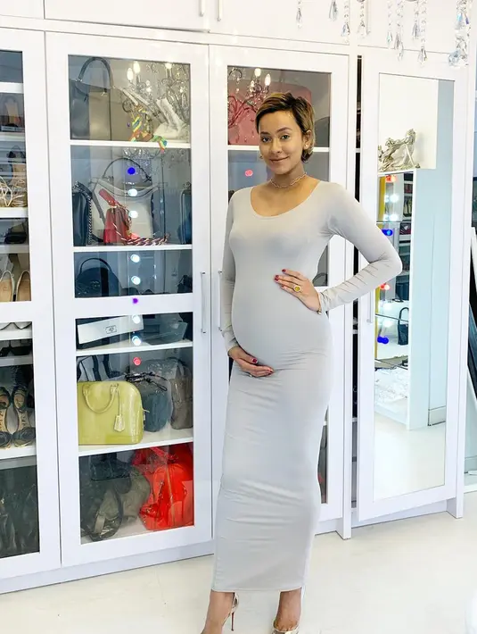 Selain sebagai model, Kimmy Jayanti saat ini tengah disibukkan dengan sekolah model yang ia bangun dari tahun 2016. (Liputan6.com/kimmyjayanti)