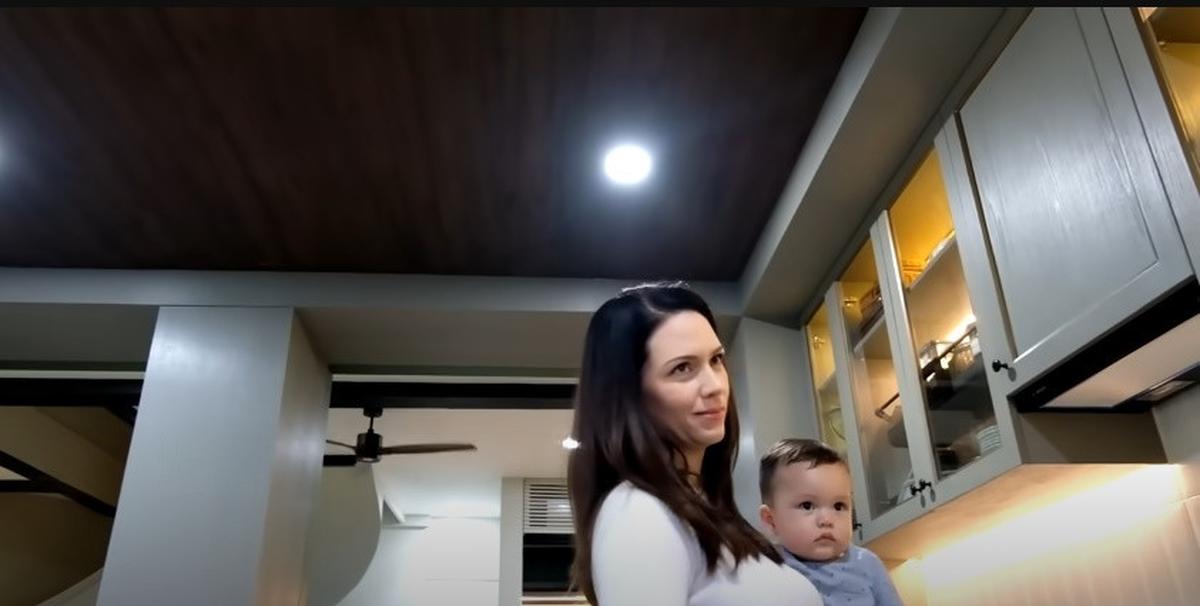 9 Potret Dapur Rumah Randy Pangalila yang Jarang Tersorot, Jadi Area Terfavorit - Punya Banyak Koleksi Mesin Kopi Lengkap