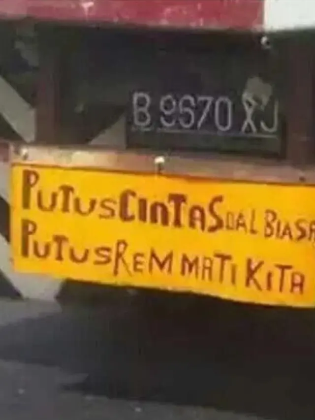 tulisan absurd di truk