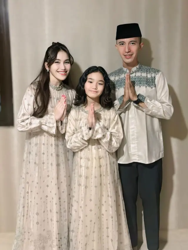 Ayu Ting Ting dan Bilqis bareng Fardhana