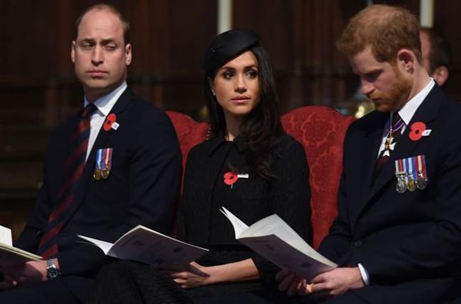 Pangeran William terlihat mengantuk saat di gereja/copyright AFP