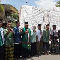 Al-quran raksasa meriahkan peringatan Hari Santri Nasional di Purbalingga