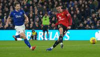 Manchester United berhasil meraih kemenangan 1-0 atas Everton pada laga pekan ke-27 Premier League di Hill Dickinson Stadium, Selasa (24/02/2026) dini hari WIB. Gol tunggal MU ke gawang The Toffees dicetak Benjamin Sesko pada menit ke-71. (AP Photo/Ian Hodgson)