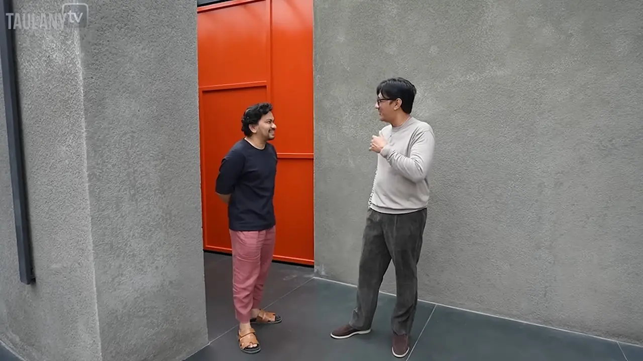 Potret Teras Rumah Tompi Gaya Industrial