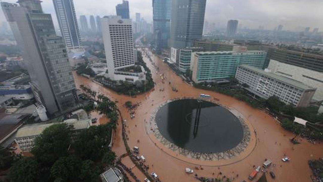 Jantung Kota Jakarta yang berubah menjadi 'sungai'