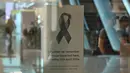 Bondi Junction Westfield terbuka bagi umum untuk memberikan penghormatan kepada para korban penikaman di pusat perbelanjaan tersebut, di Sydney, Kamis (18/4/2024). (Ayush Kumar / AFP)
