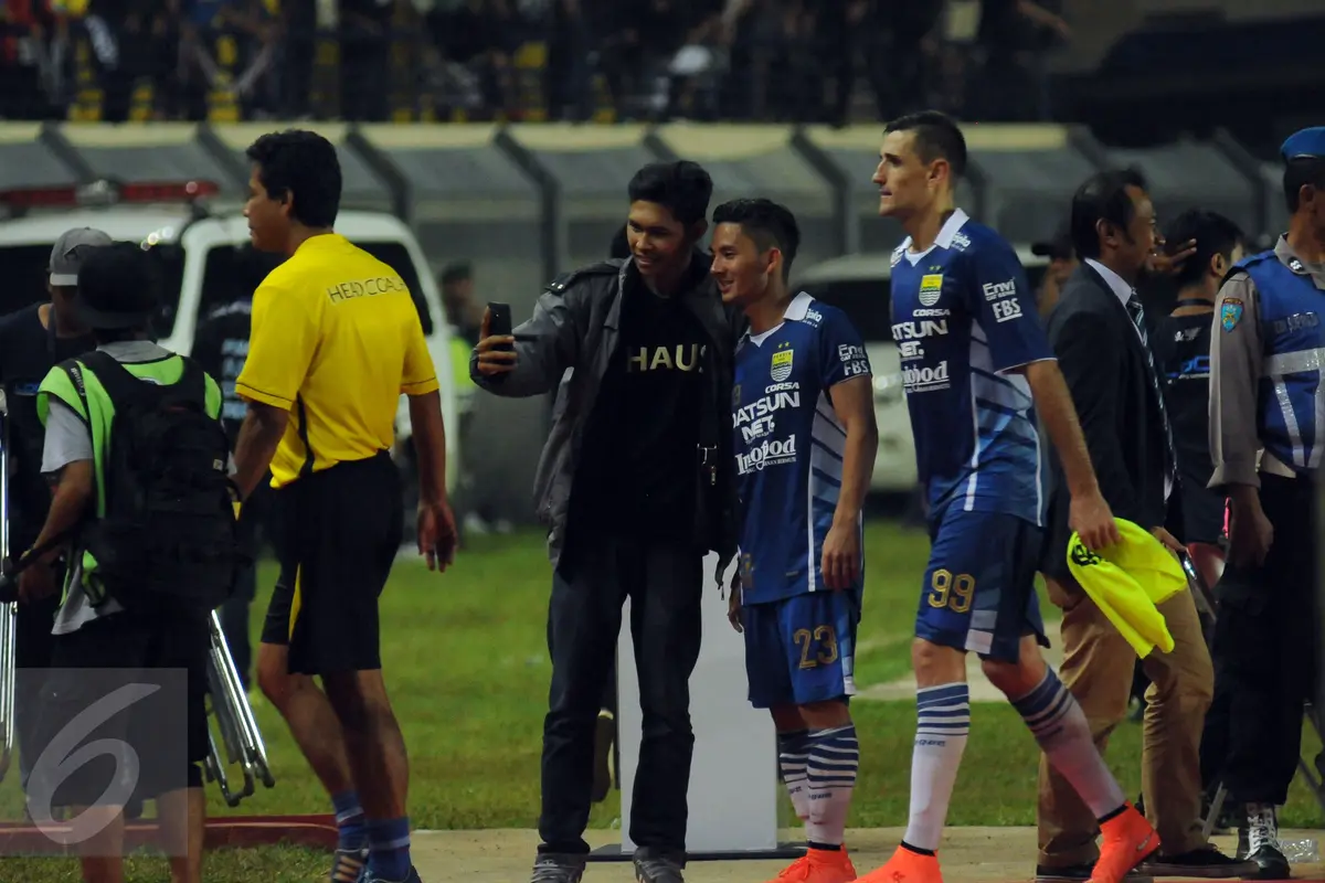 20160320-Ketat, Persib Pecundangi PBFC-Bandung