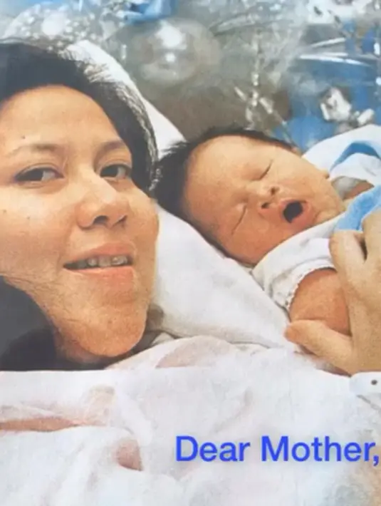 “... Verrell sayang sama Mama. Semoga mama panjang umur, sehat terus, dan kita bisa berkumpul bersama ber 4 lagi seperti dulu kecil. Selamat Hari Ibu Mama.” (via instagram/@verrellbramasta)