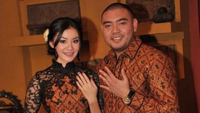 Lahirkan Anak Pertama Cleo Eks Jkt48 Kagumi Kaki Sang Bayi Showbiz Liputan6 Com