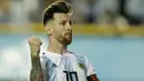 Ekspresi Lionel Messi saat merayakan golnya ke gawang Haiti saat pertandingan persahabatan di stadion Bombonera di Buenos (29/5). Dalam pertandingan ini Messi berhasil menyumbang tiga gol untuk Argentina. (AP / Victor R. Caivano)