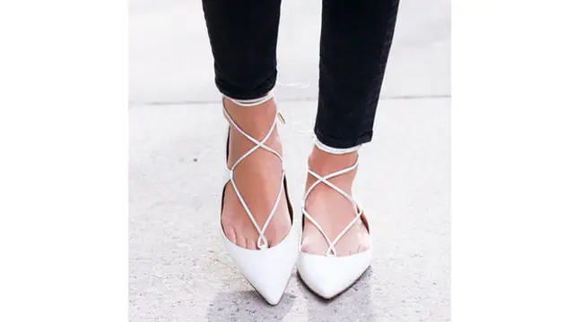 Sepatu flat