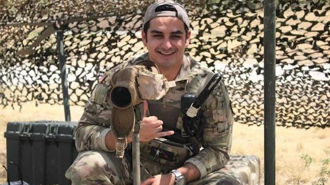 4. Jordan Norkett, putra dari vokalis terkenal band Andy/Rif, Andy Noya, telah memilih untuk mendedikasikan diri sebagai seorang tentara. Ia adalah anak dari pernikahan pertama Andy dengan seorang wanita Amerika.